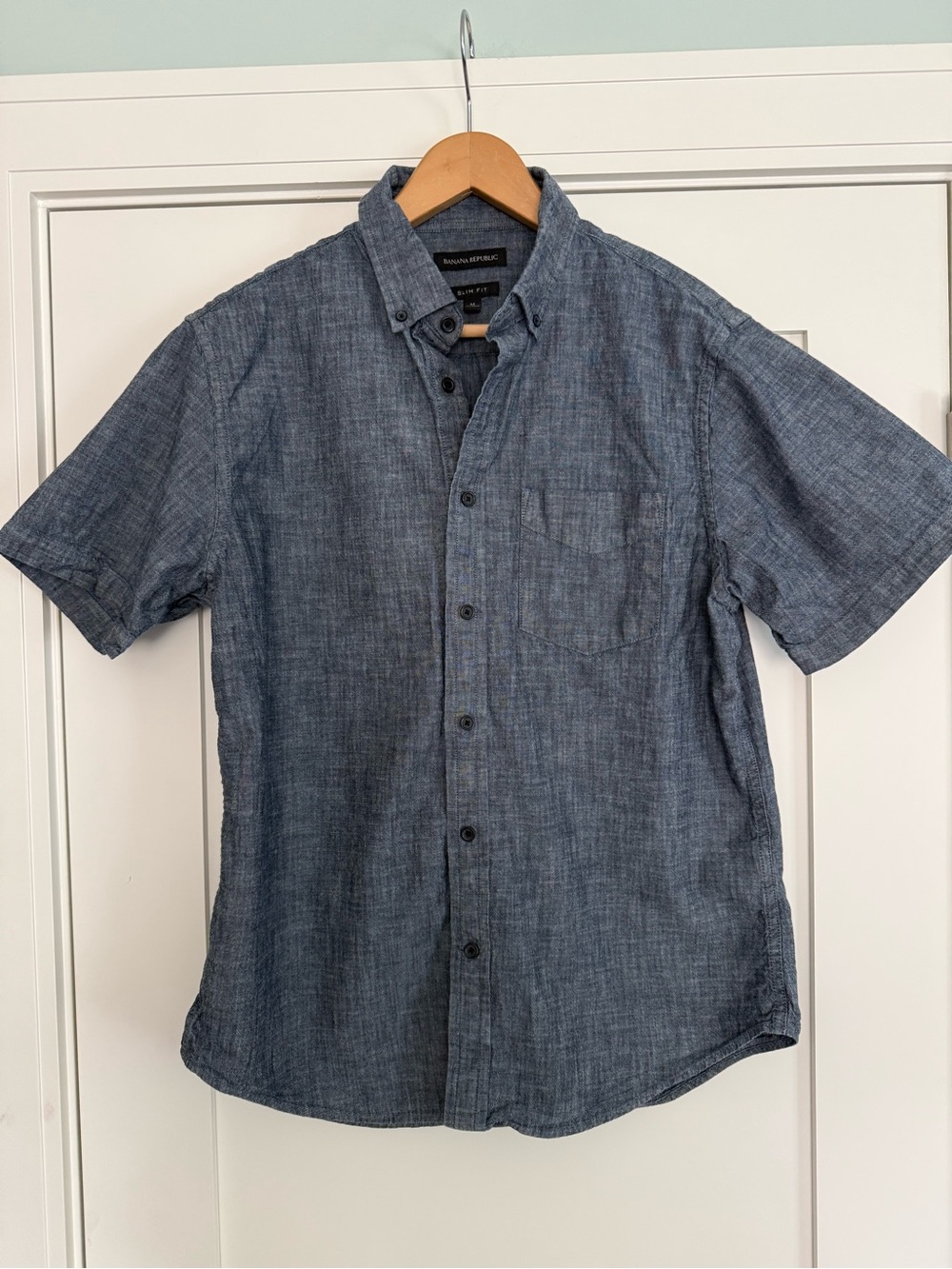 Banana Republic Men's Size Medium Short -Sleeve Button-Down Shirt in Denim Blue